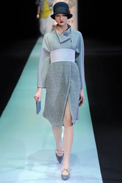 Look 12